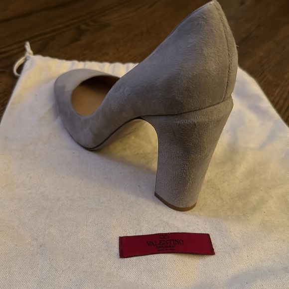 Valentino Suede Pumps in grey colour (European size 40, American size 9) BNWT - Picture 4 of 6
